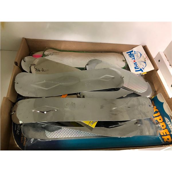 Box of assorted ocean fishing flashers/dodgers 21pc's.