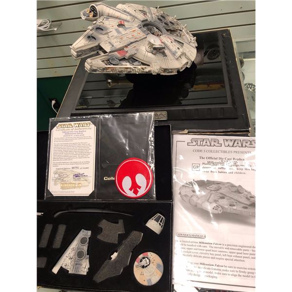 Star Wars code 3 official Diecast Replica (Millennium Falcon