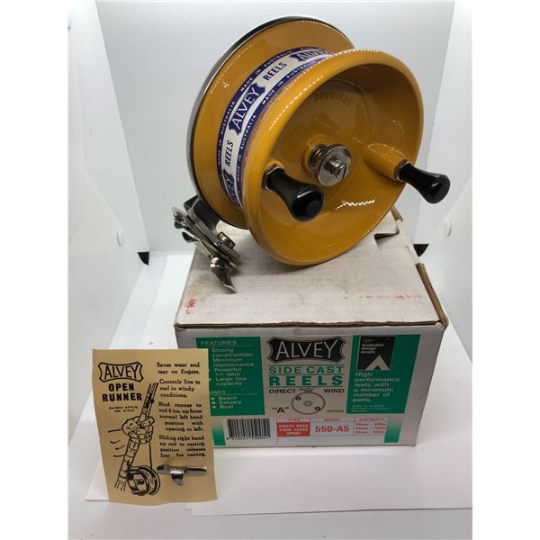 Alvey model 550-A5 Side Cast/ Open Runner fishing reel Made in Australia (NOS) w/ original box