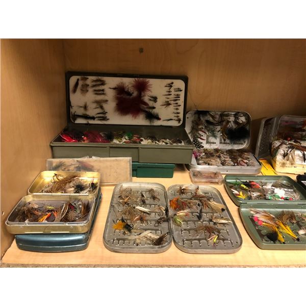 Shelf lot of assorted fly fisherman's flies & fly cases