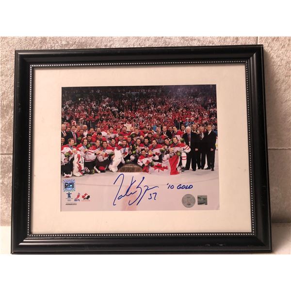 Framed Canada Gold Medal champion Men's Hockey Team signed #37 NHL collectible - certificate on back