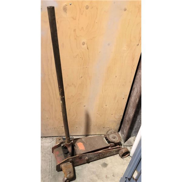 Mechanics heavy duty floor jack