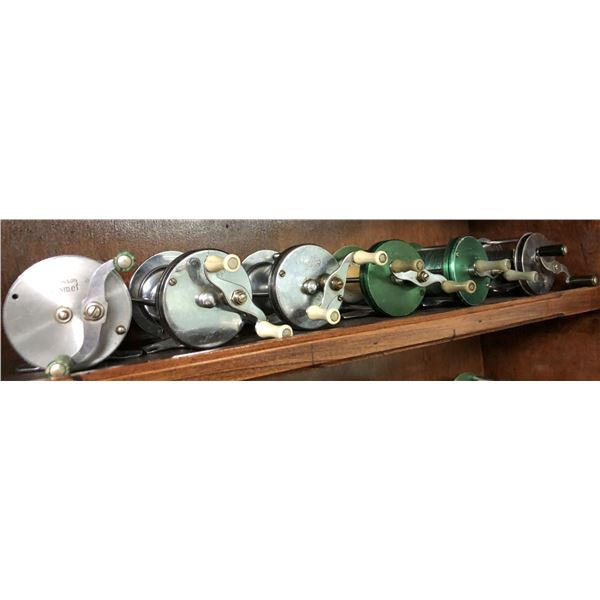 Group of 6 assorted vintage bait cast fishing reels