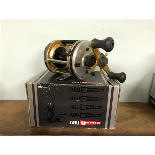 Abu Garcia Ambassadeur 6500C level wind reel silver w/ box