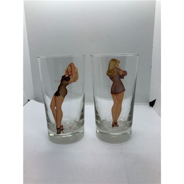 Thermal decals 1950s/1960s pin up girl glasses - cold water makes the clothing disappear