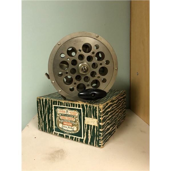 Antique Pflueger No. 1558 Sal-trout fishing reel single action/ Satin Nickel w/ original box