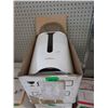 Image 1 : Living Basics Automatic Pet Feeder