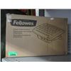 Image 1 : Fellows Climate Control Foot Rest