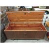 Image 1 : Vintage Lane Cedar Chest