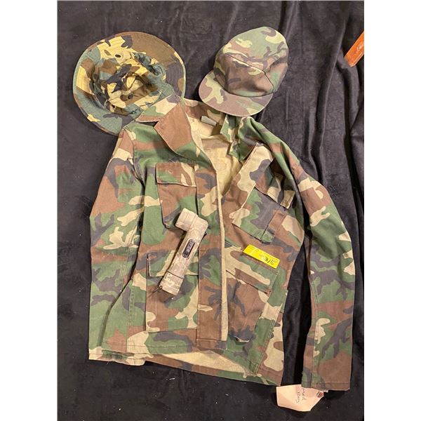 Jungle hat type 2 boonie woodland camo jacket, flashlight and cap