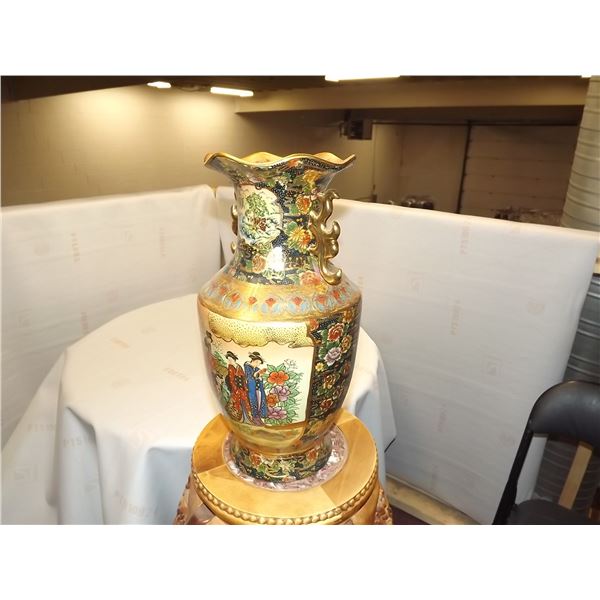 VINTAGE ROYAL SATSUMA VASE WITH ORIENTAL SCENE