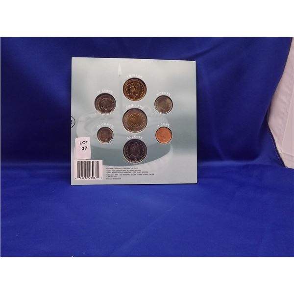 2007 COMMEMORATIVE ROYAL CNDN MINT COIN SET