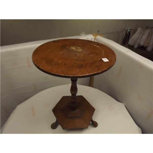 ANTIQUE ROUND WOODEN SIDE TABLE