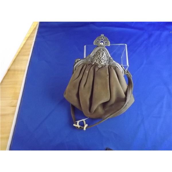 VINTAGE LEATHER W/ SILVER CLASP CLUTCH STYLE PURSE
