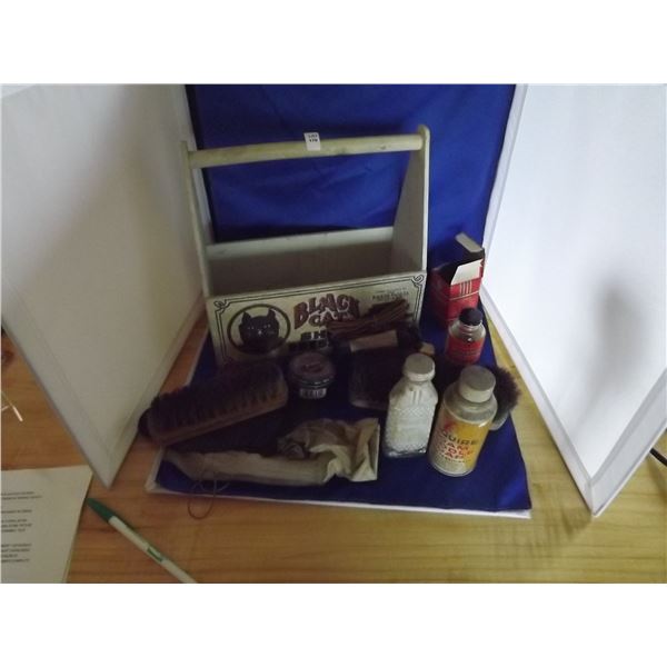 VINTAGE SHOE POLISH KIT