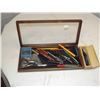 Image 1 : 1 DISPLAY CASE OF FOUNTIAN PENS WITH ACCESSORIES