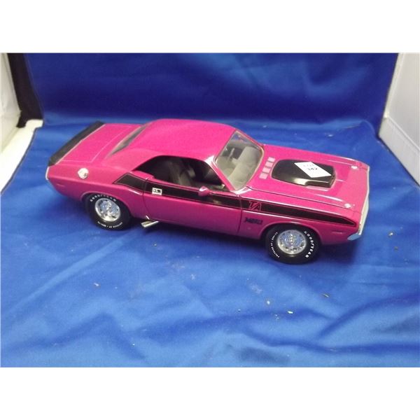 DIE CAST 1970 DODGE CHALLENGER`