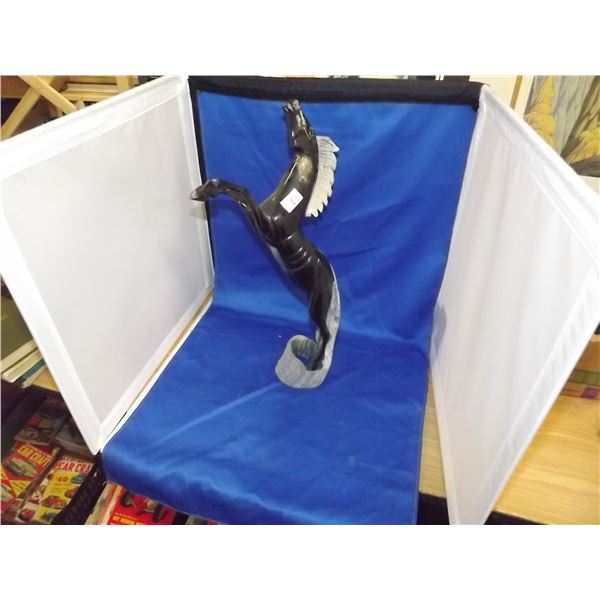 1 HORSE CARVED FROM HORN