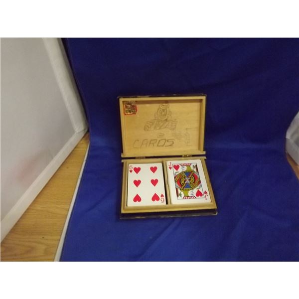 1 VINTAGE WOOD BOX WITH PLAYING CARDS