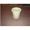 Image 1 : 5 GALLON MEDALTA VINTAGE CROCK