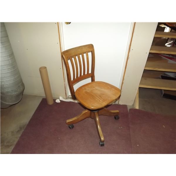 VINTAGE WOODEN OFFICE CHAIR