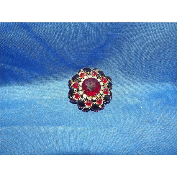 VINTAGE RHINESTONE BROACH