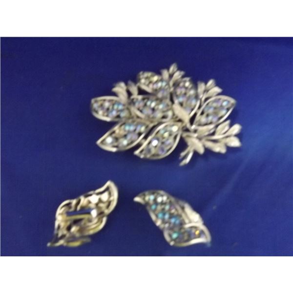 VINTAGE RHINESTONE BROACH SIGNED PEGASUS BROACH AND CLIP ON EARRINGS