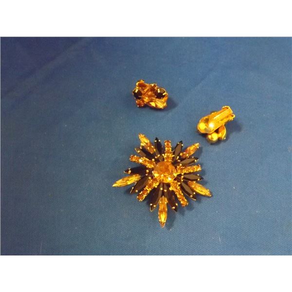 VINTAGE RHINESTONE BROACH AND EARRING SET