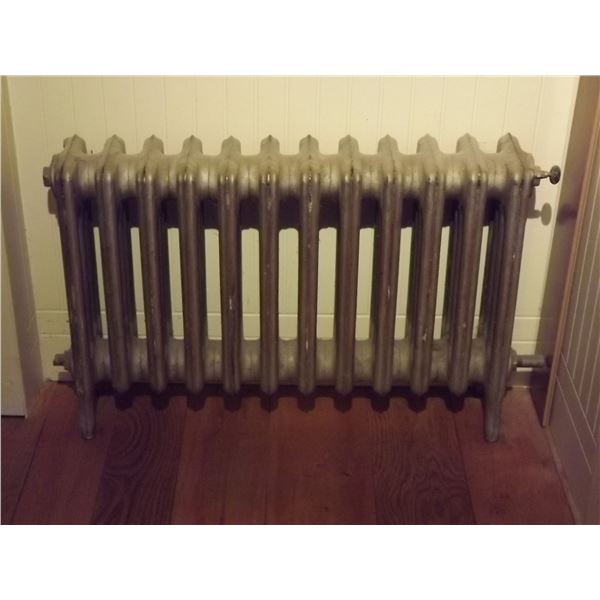 VINTAGE HOUSE RADIATOR