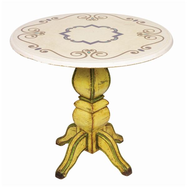 Royal Street Veranda Table.
