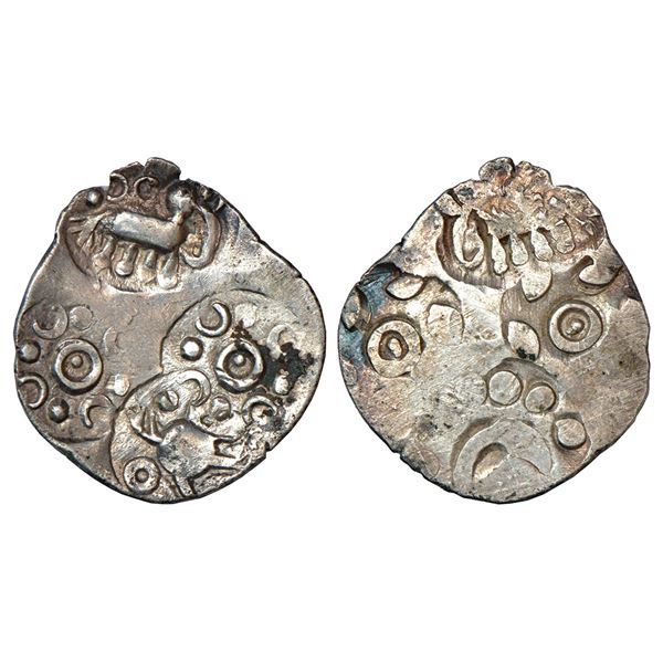 Ancient India: Archaic silver punch-marked coin, Tapi-Wainganga Valley region, ½ Karshapana, 1.60g
