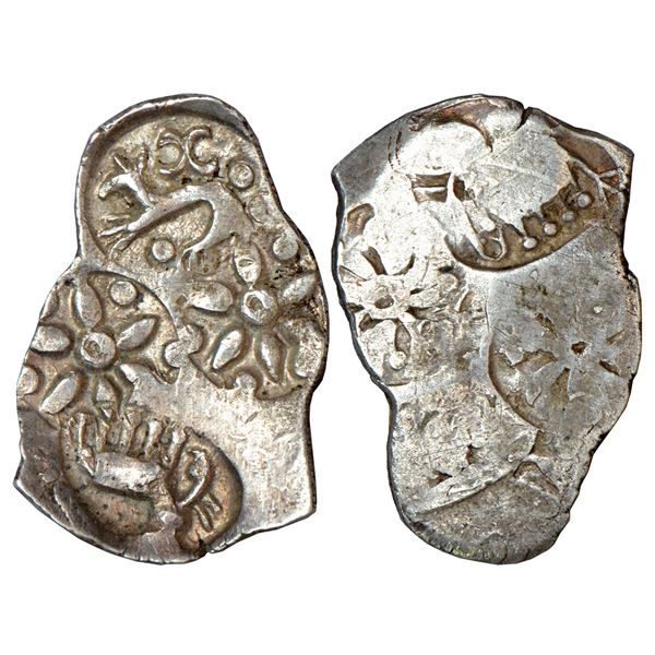 Ancient India: Archaic silver punch-marked coin, Tapi-Wainganga Valley region, ½ Karshapana, 1.71g