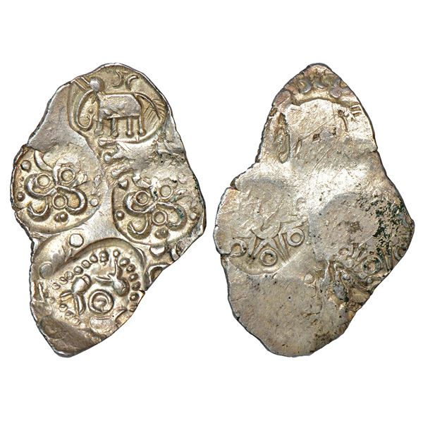 Ancient India: Archaic silver punch-marked coin, Tapi-Wainganga Valley region, ½ Karshapana, 1.62g