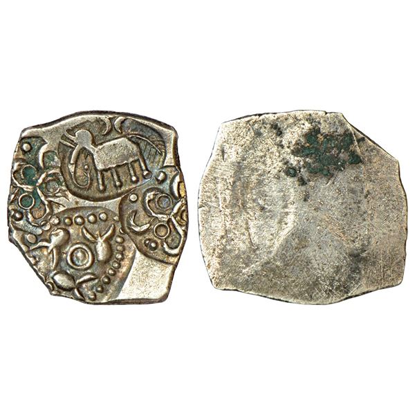 Ancient India: Archaic silver punch-marked coin, Tapi-Wainganga Valley region, ½ Karshapana, 1.64g