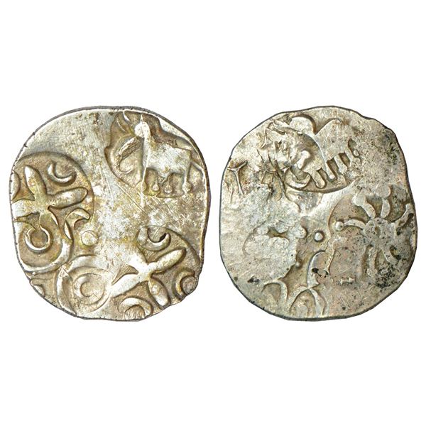 Ancient India: Archaic silver punch-marked coin, Tapi-Wainganga Valley region, ½ Karshapana, 1.68g