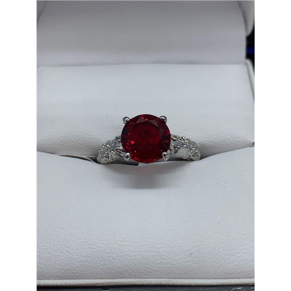 Emerald Style Round Cut Gemstone Ring, size 9