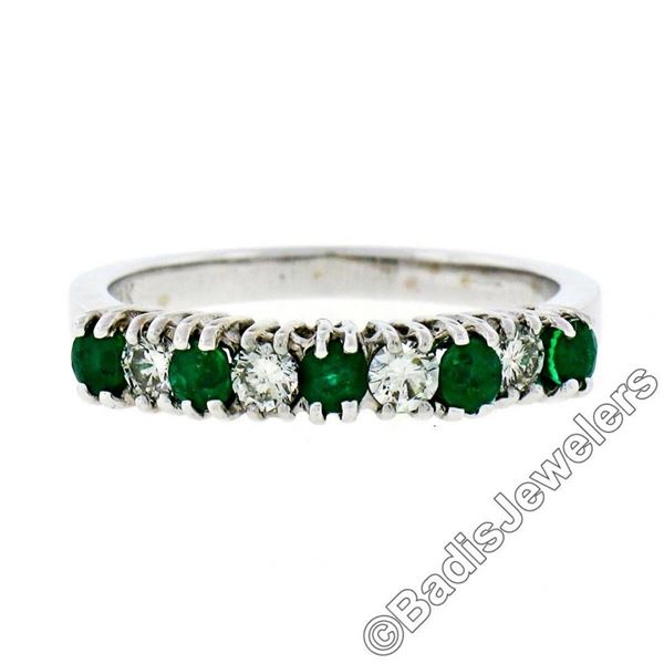 18kt White Gold 1.36 ctw Alternating Round Diamond & Emerald Wedding Band Ring