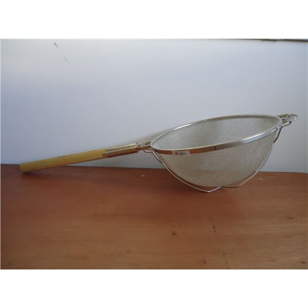 14" Metal Strainer With Wood Handle