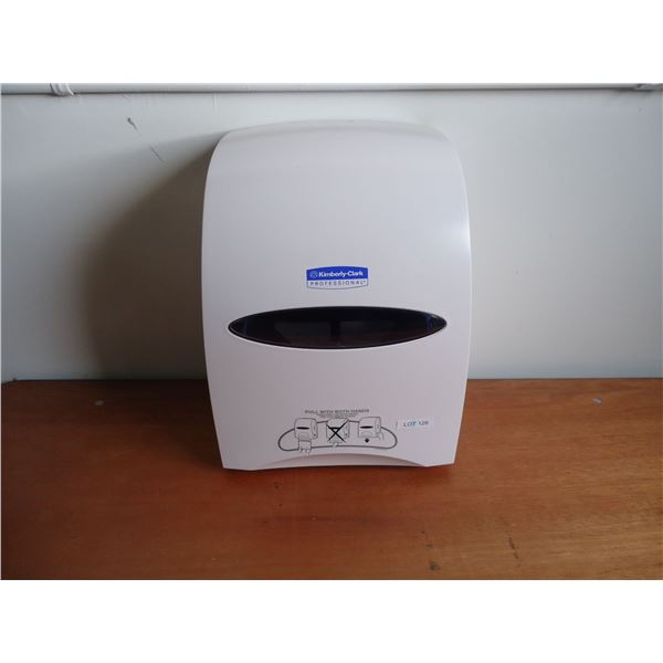 NEW Kimberly Clark Paper Towel Dispenser