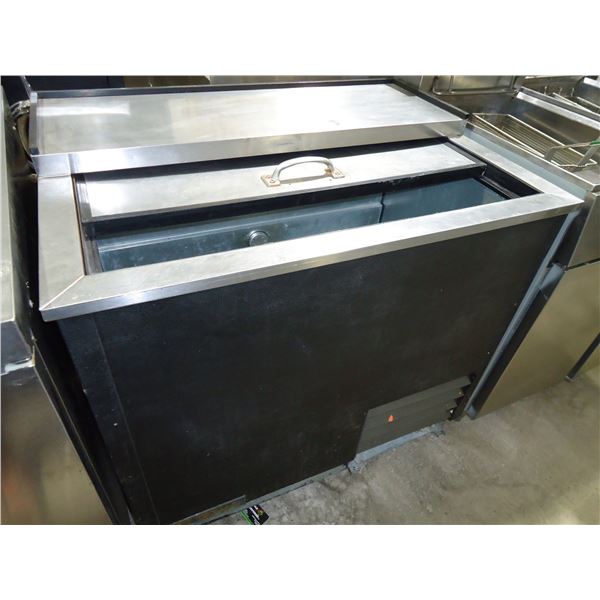 USED True 37" Glass Chiller