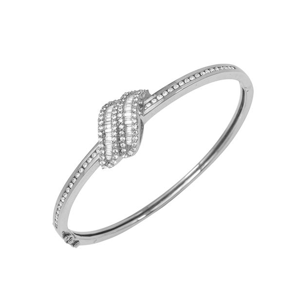 Natural 1.32 CTW Diamond & Baguette Bracelet 18K White Gold - REF-315W9H