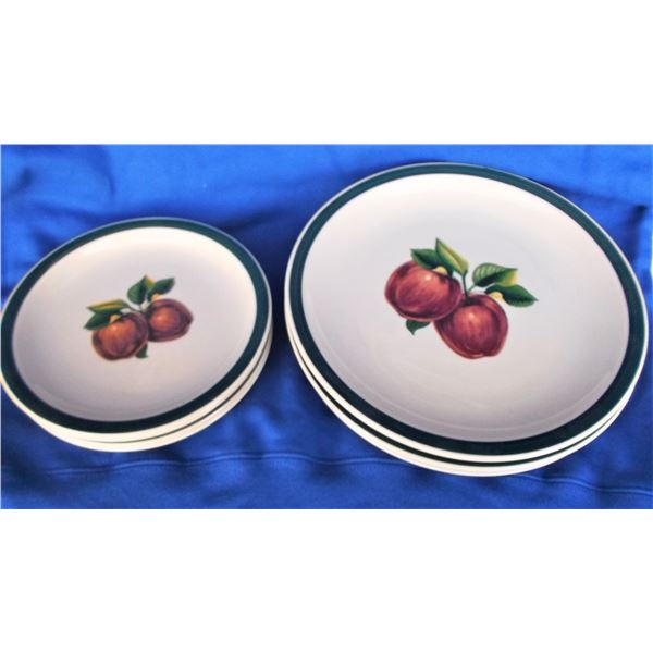 Dishes/4 Dinner and 4 Side Plates Apple Design
