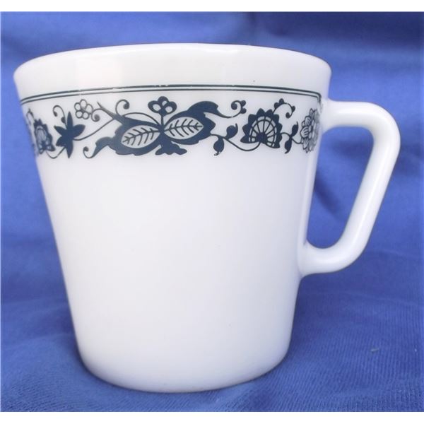 Pyrex Mug - Old Town Pattern