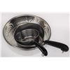 Image 1 : Two Cake Pans/Two Small Pots