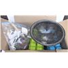 Image 1 : Box of Kitchen Items