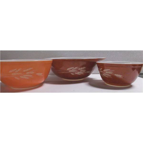 Set of Three Pyrex Bowls - Harvest Wheat Pattern