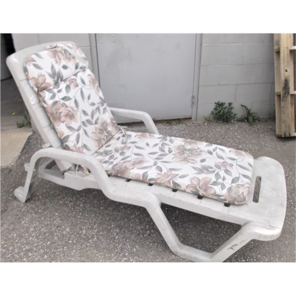 Lawn Chair with Cushion