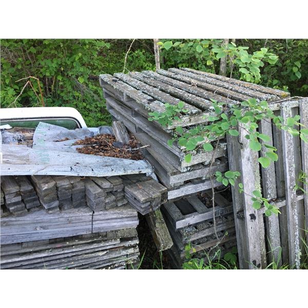 Wood from Pallets from 1980-2000 SOLD PER SECTION  - PICK UP ONLY AT FARM
