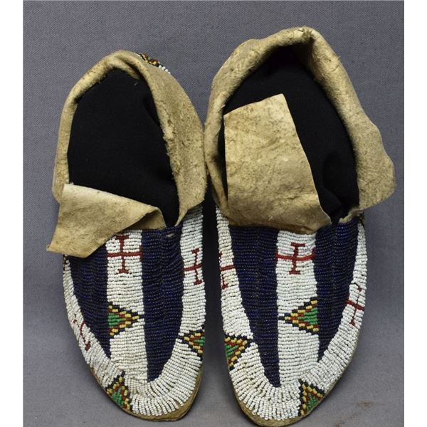 SIOUX INDIAN MOCCASINS