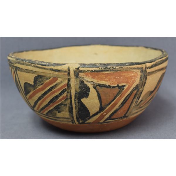 SANTO DOMINGO INDIAN POTTERY BOWL